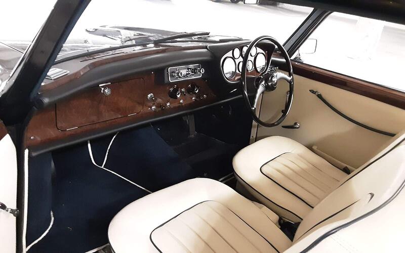 Bristol 409 interior