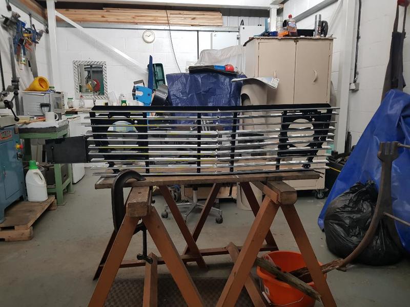 front on slats positioning