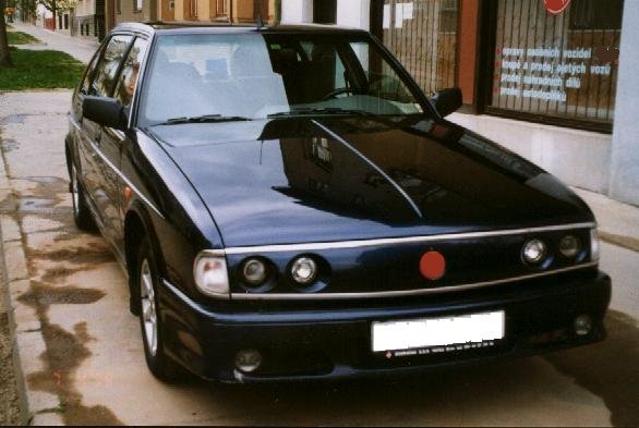Before the Concours pictures.........What's this ?     There are fewer of these than there are Blenheims.   Similar headlamp/grille arrangement, don't you think ?