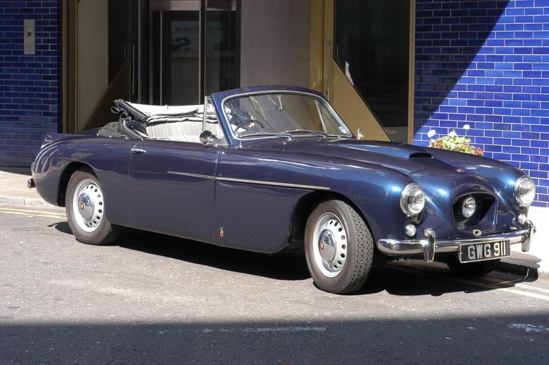 405 drophead front three quarter view with roof down