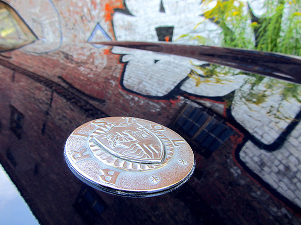 Bristol 408 Emblem2