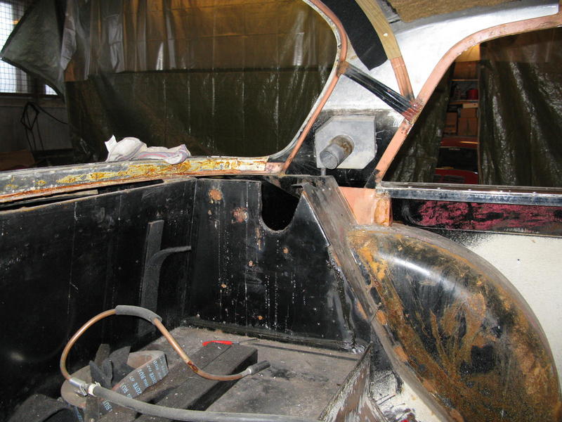 Weld between roof and rear part of body