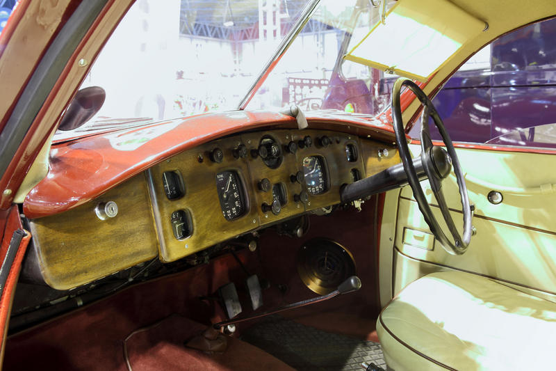 Bristol 401 dash