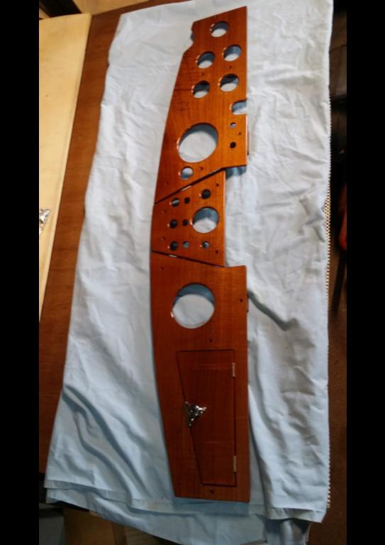 African Cedar dash timber, finished - by Manfred Riehl a beautiful job